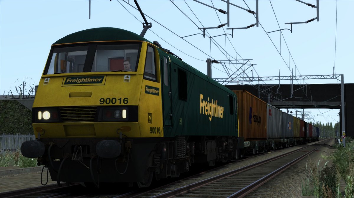 Class 90 als Güterzug nach Glasgow